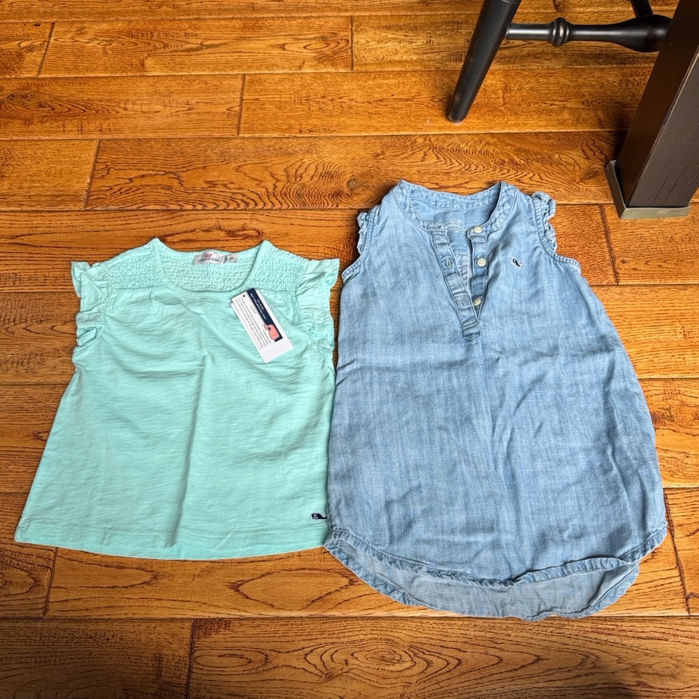 Vineyard Vines lot: Smocked Flutter Sleeve Tee and chambray dress 3T